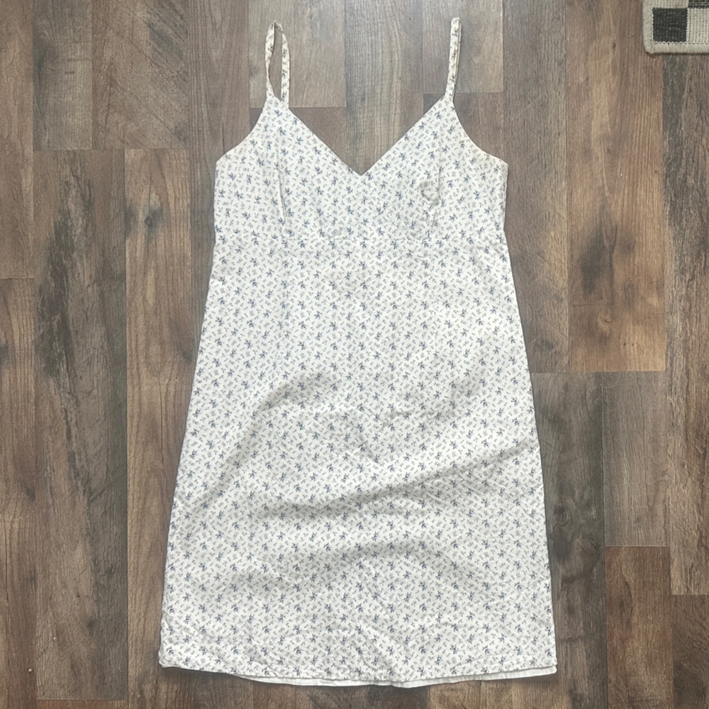GAP White and Blue Floral Chemise